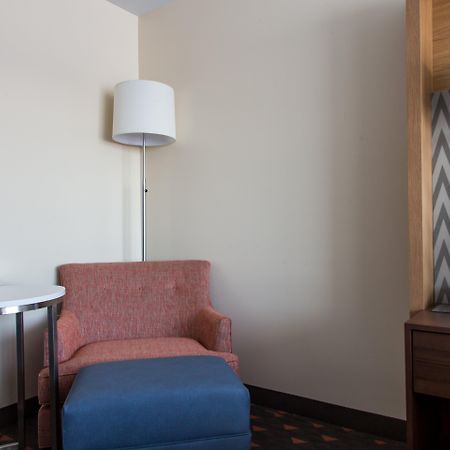 Holiday Inn Hotel & Suites - Mount Pleasant By Ihg Bagian luar foto