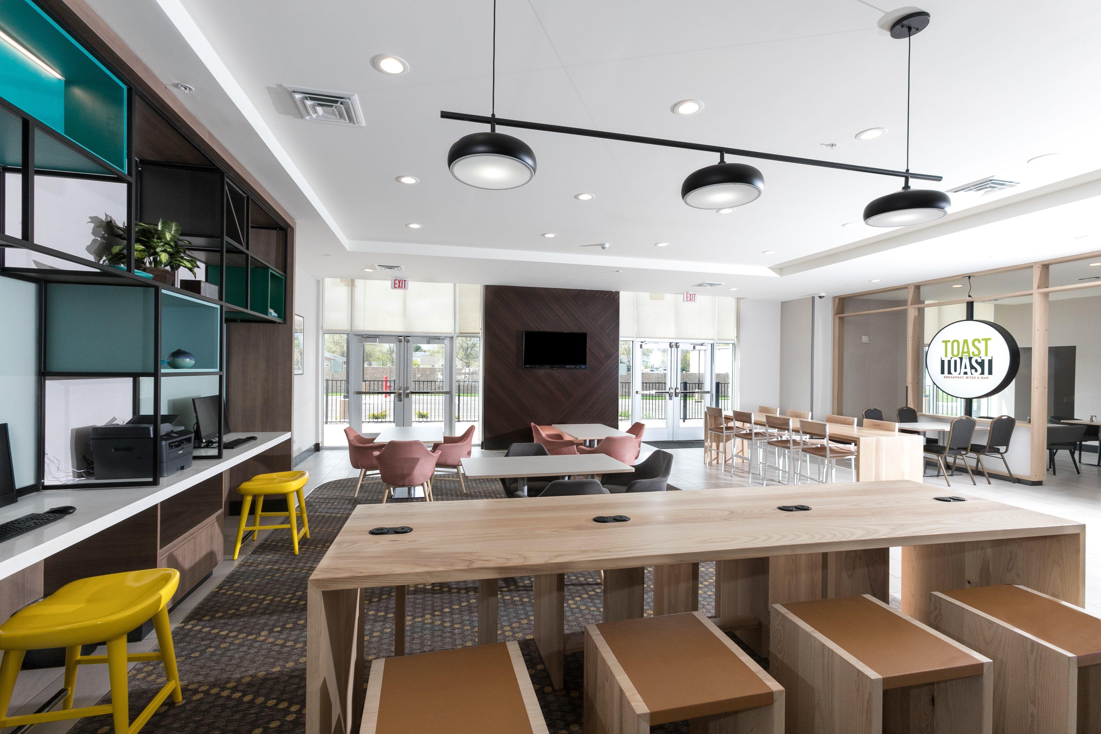 Holiday Inn Hotel & Suites - Mount Pleasant By Ihg Bagian luar foto