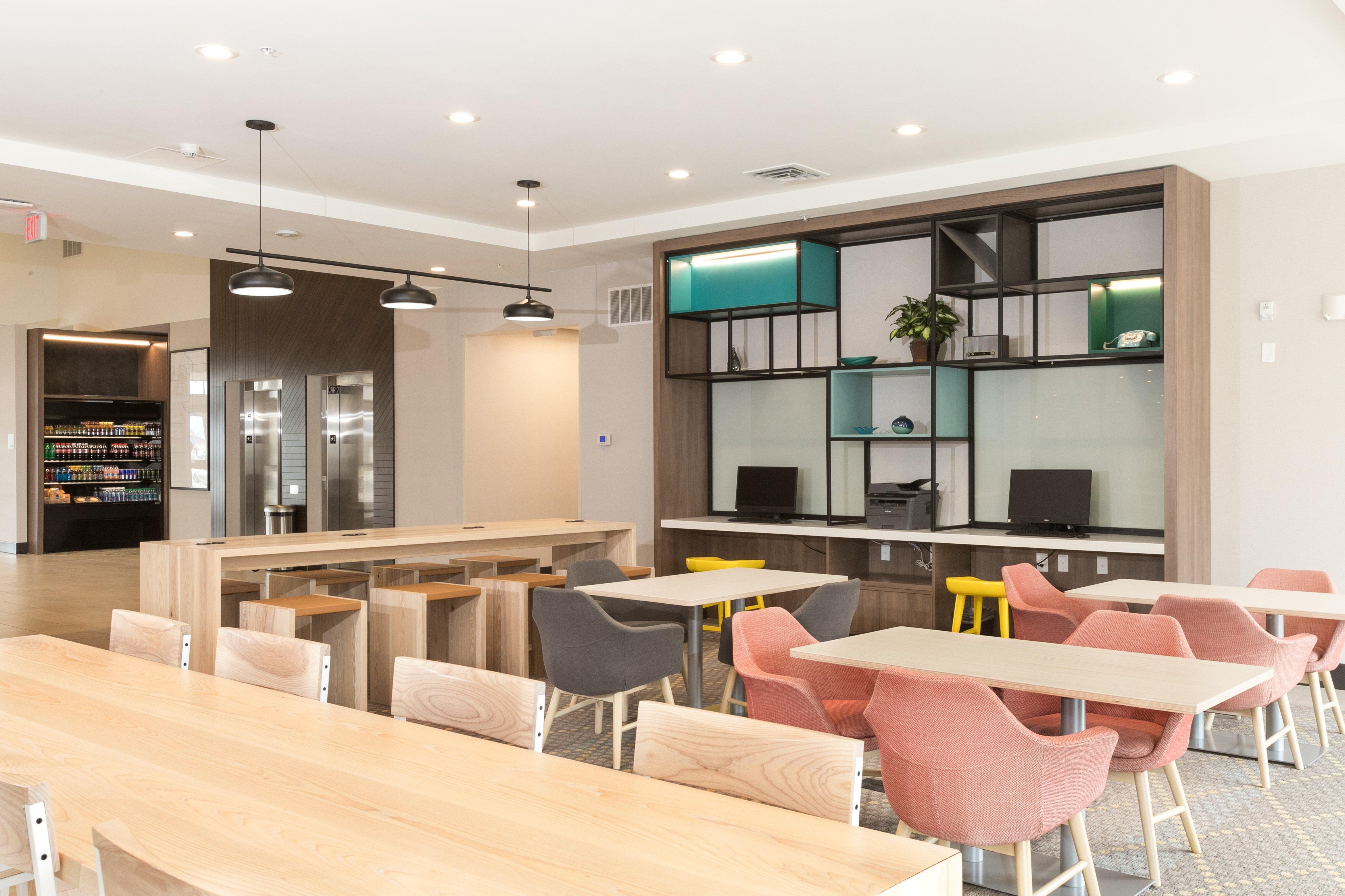 Holiday Inn Hotel & Suites - Mount Pleasant By Ihg Bagian luar foto
