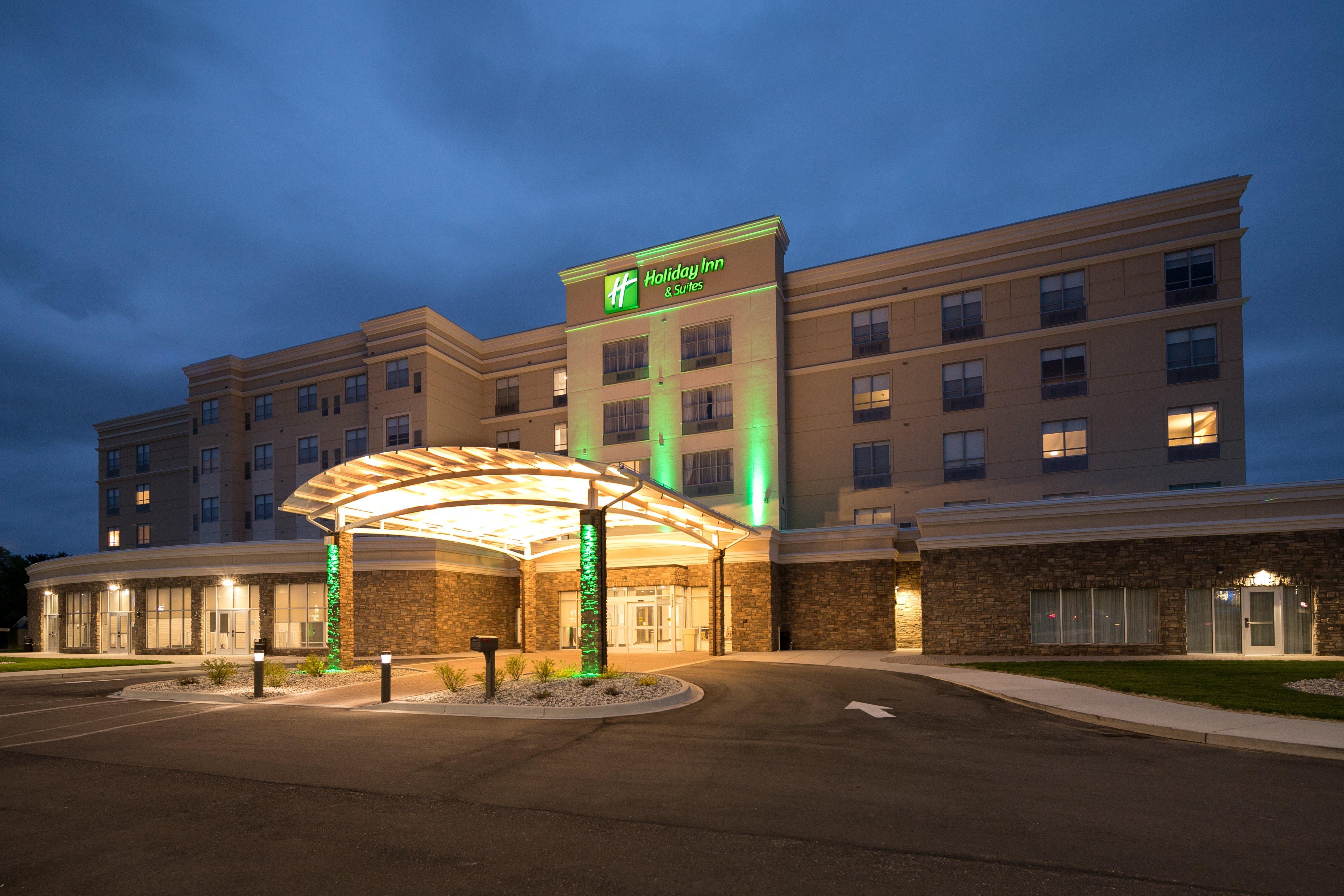 Holiday Inn Hotel & Suites - Mount Pleasant By Ihg Bagian luar foto