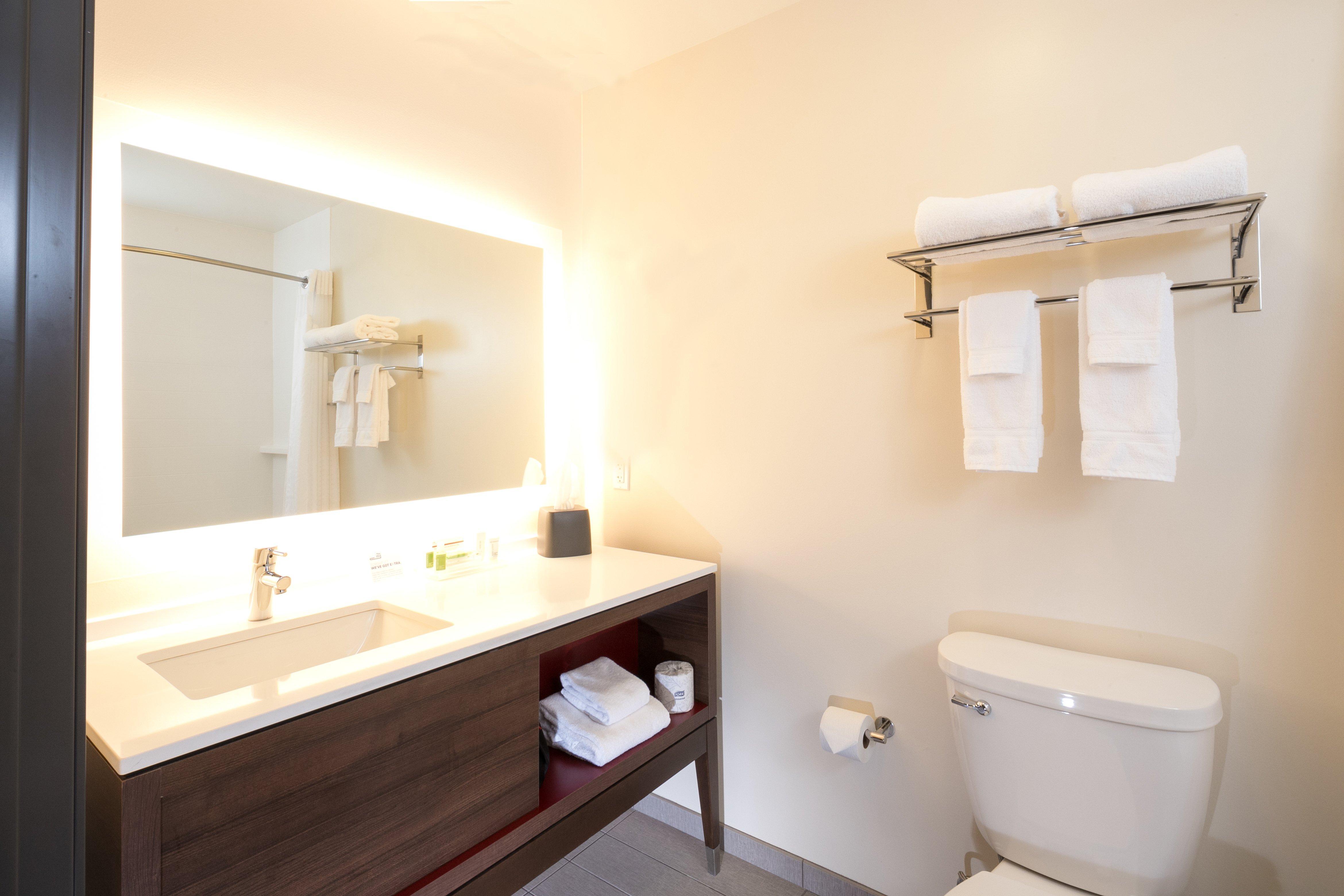 Holiday Inn Hotel & Suites - Mount Pleasant By Ihg Bagian luar foto