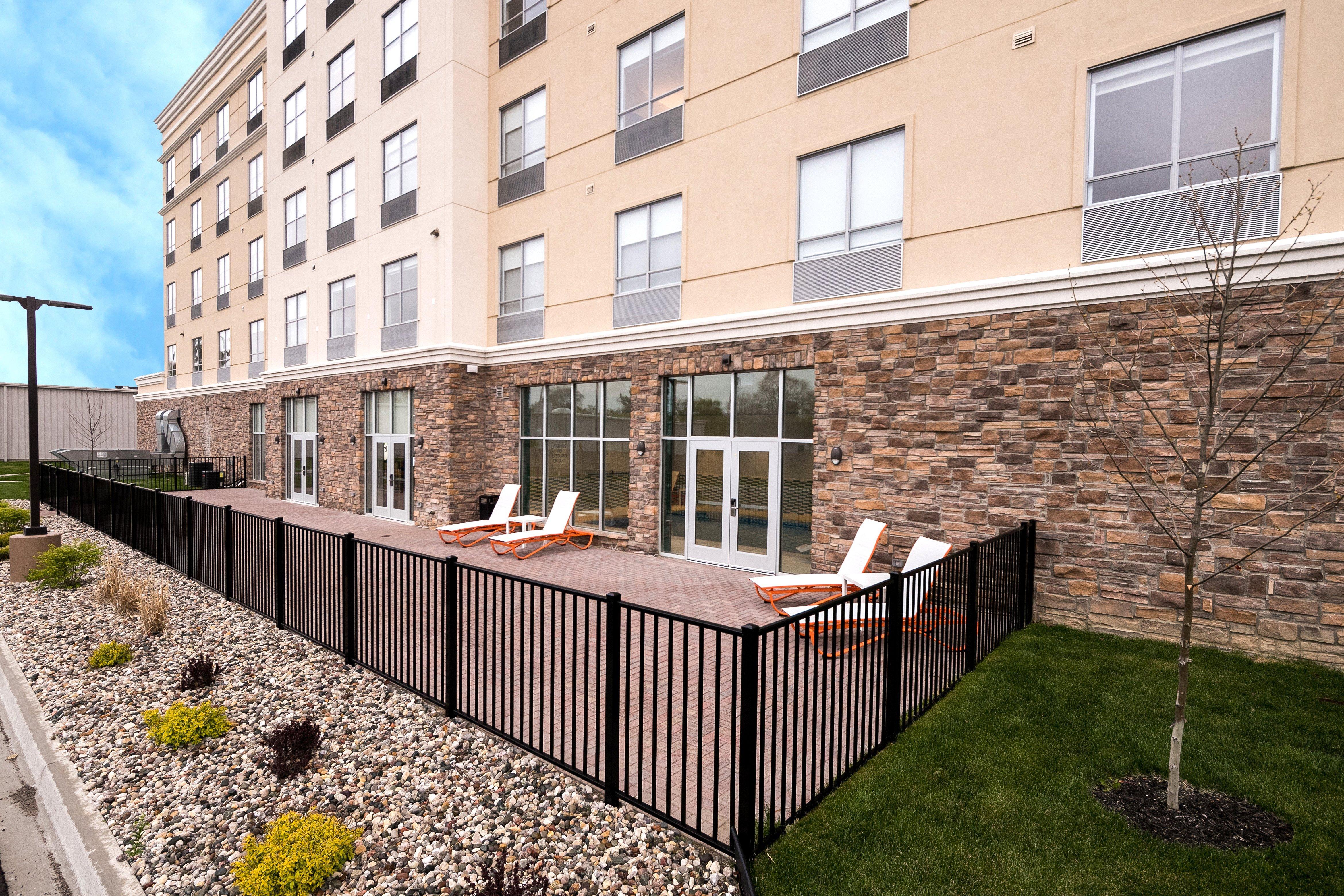 Holiday Inn Hotel & Suites - Mount Pleasant By Ihg Bagian luar foto