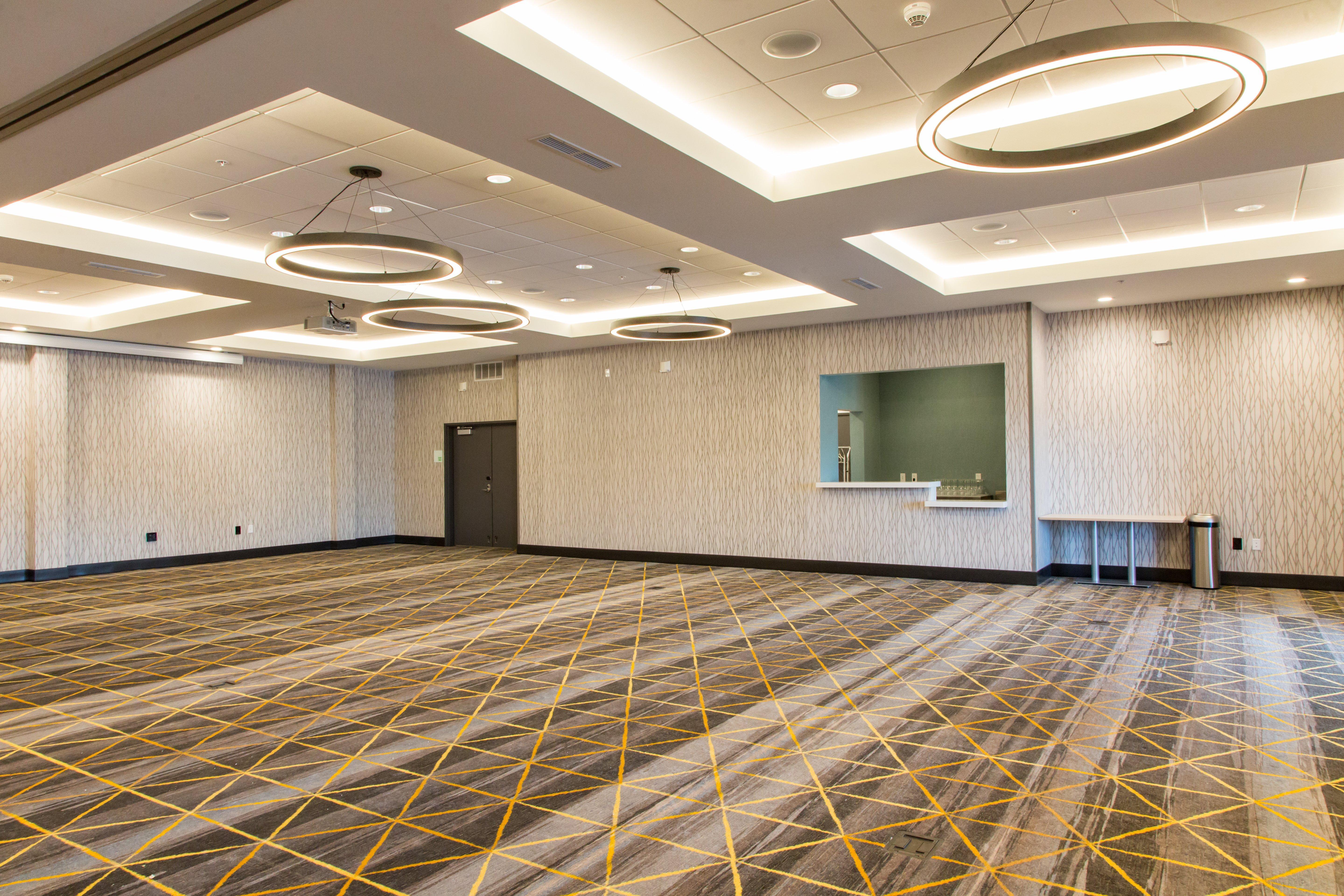 Holiday Inn Hotel & Suites - Mount Pleasant By Ihg Bagian luar foto